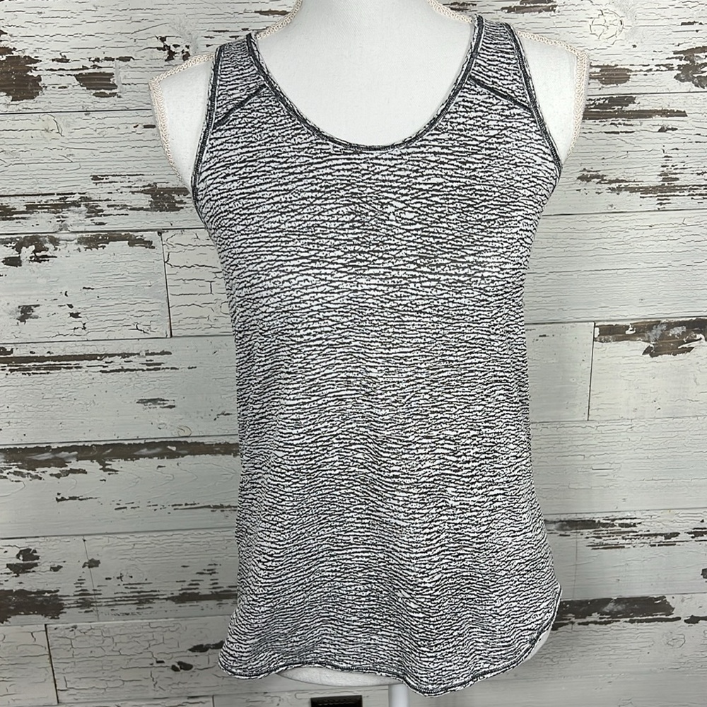 LULULEMON Essential Tank Tiger Space Dye Black White Sz 4 EUC